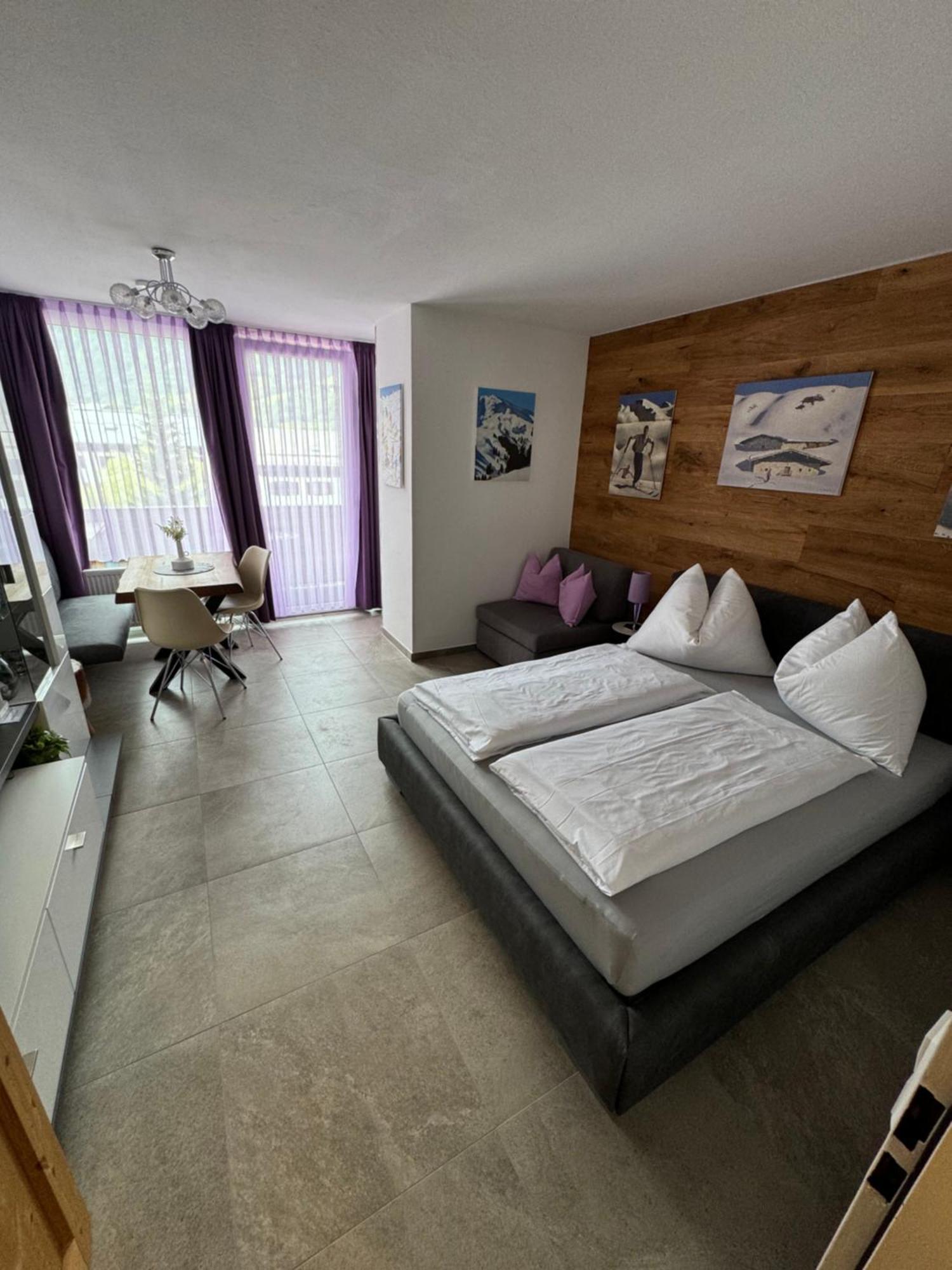 Apartment Summit Studio